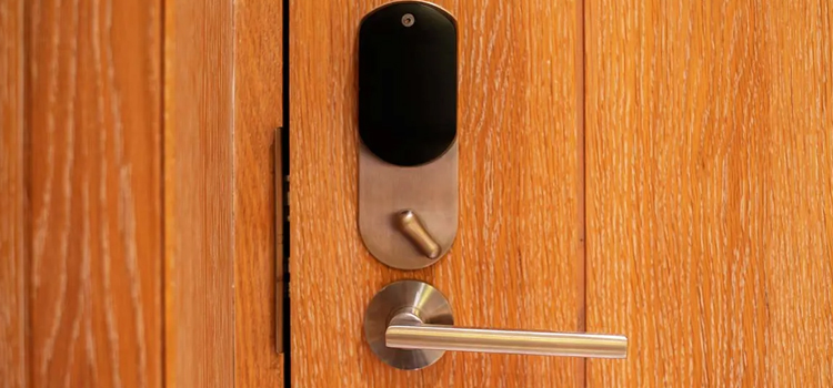 Automatic Locking Door Knob Fallbrook